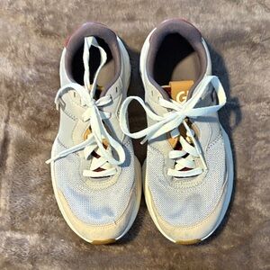Cole Haan Women’s size 6.5 Grand 360 Sneakers in Good Condition!